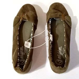 New Enlighten Active Flat Slip On Shoes Camo Green